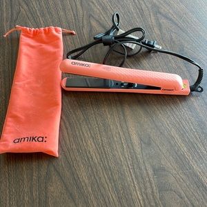 Amika flat iron